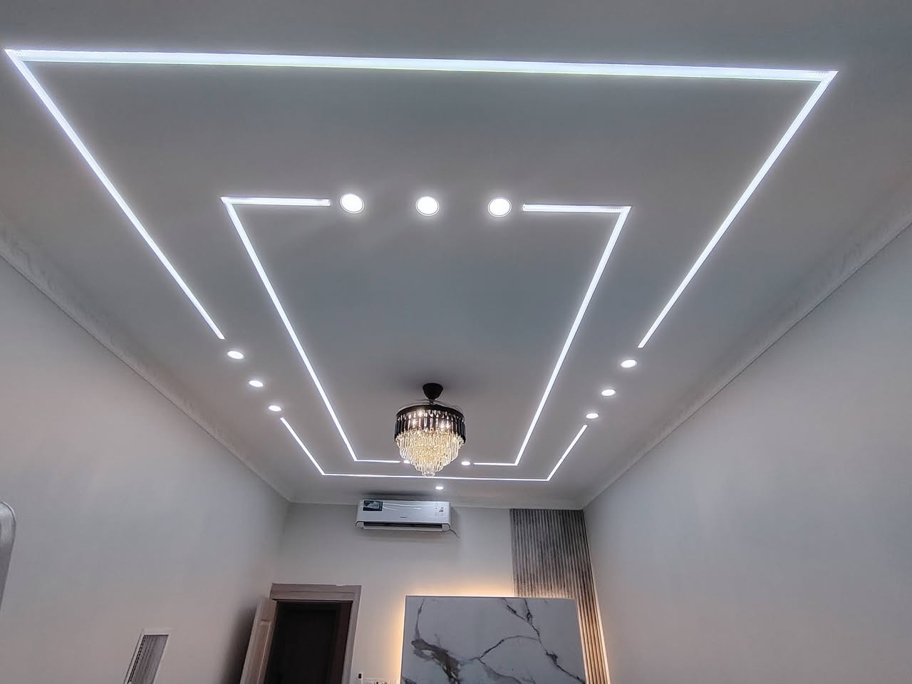 نقدّم جميع أعمال الكهربائيات باحتراف ودقة عالية:
✔ تأسيس كهرباء من الصفر
✔ تصليح جميع الأعطال الكهربائية
✔ ترتيب وتنظيم البوردات
✔ كهربائيات الجبس بورد (سبوت لايت – LED مخفي)
✔ تعمير وترميم البيوت والمحلات
✔ شغل نظيف + أمان عالي
🔧 خبرة
🔧 التزام
🔧 مواد أصلية
🔧 شغل مضمون
📞 للتواصل: اسطة محمد 
☎ ***********
☎ ***********
