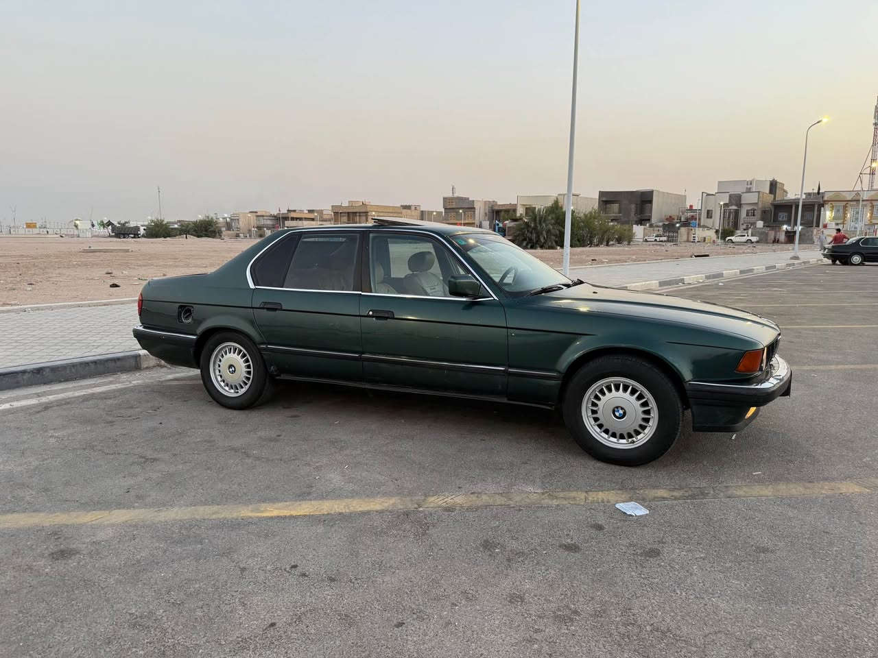 BMW 735i 
للبيع موديل ١٩٩١ 
السيارة فول مواصفات 
فتحة سقف ، كشنات كهرباء ، مرايات كهرباء 
دبل جكمجه دبل ايرباك 
الموقع البصرة / الزبير 
للاستفسار *********** الزبير, البصرة
