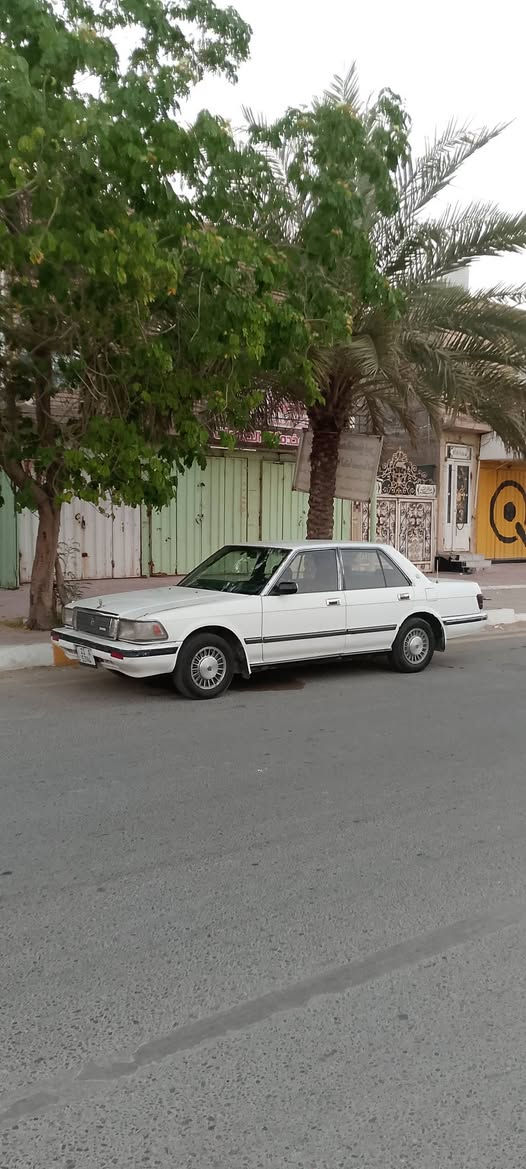 سوبر 1989 يسره بلاد محركه سته سلندر كير محرك حداديه كله  تمام تايرات جدد سعره 60ورقه وبيه مجال مكانه كربلاء ***********

