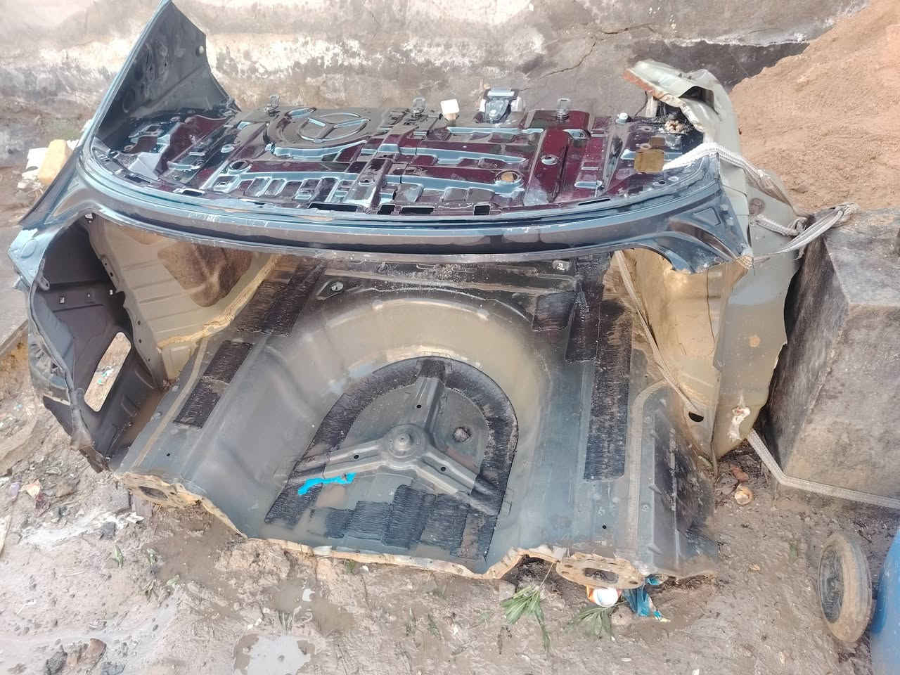 جاملغ وحوض اوبتيما للبيع يرهم ل 11 و 12و 13 و 14
الايسر
مكاني الديوانية 
***********
