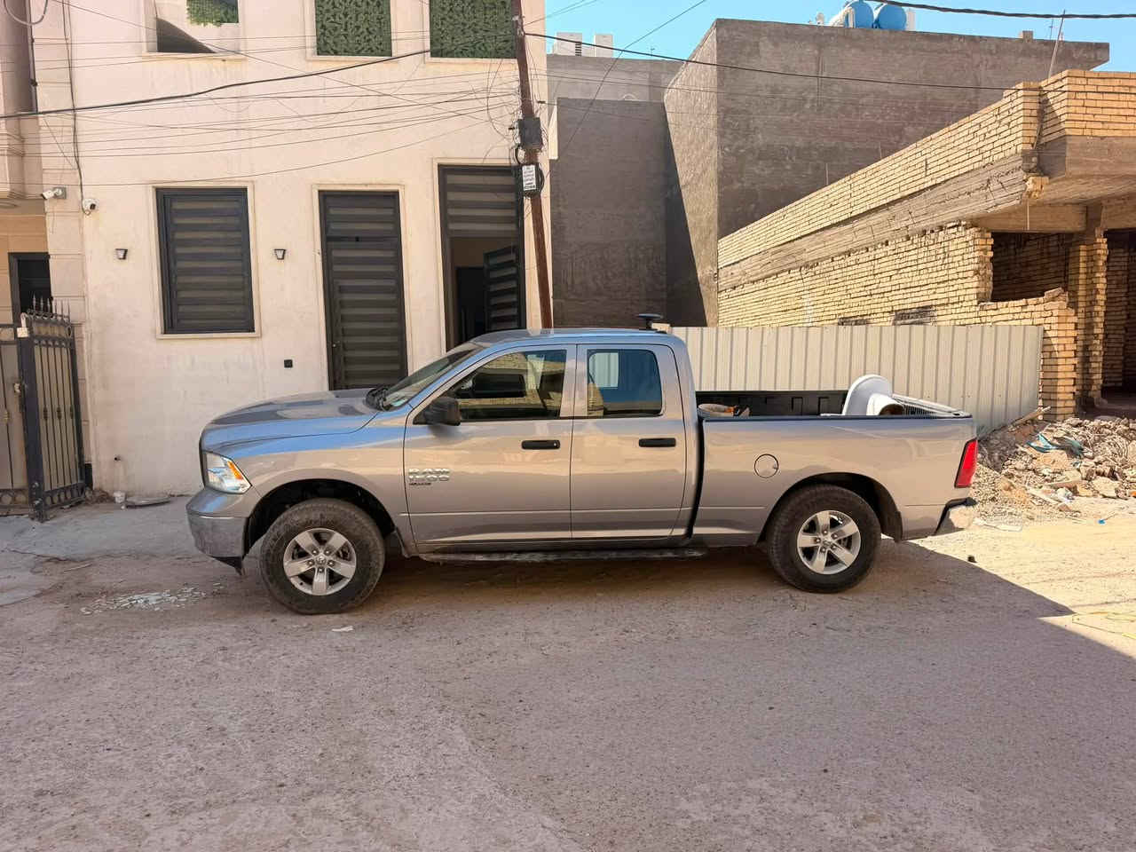 موديل24
ماشية 27 
بدون رقم
سيارة جديدة بعدهه
ضرر موضح بلصور 
السعر ١٤٩ وماكو هيج سعر بهيج موديل
العنوان بغداد  حي الخضراء 
للاستفسار واتساب ***********

