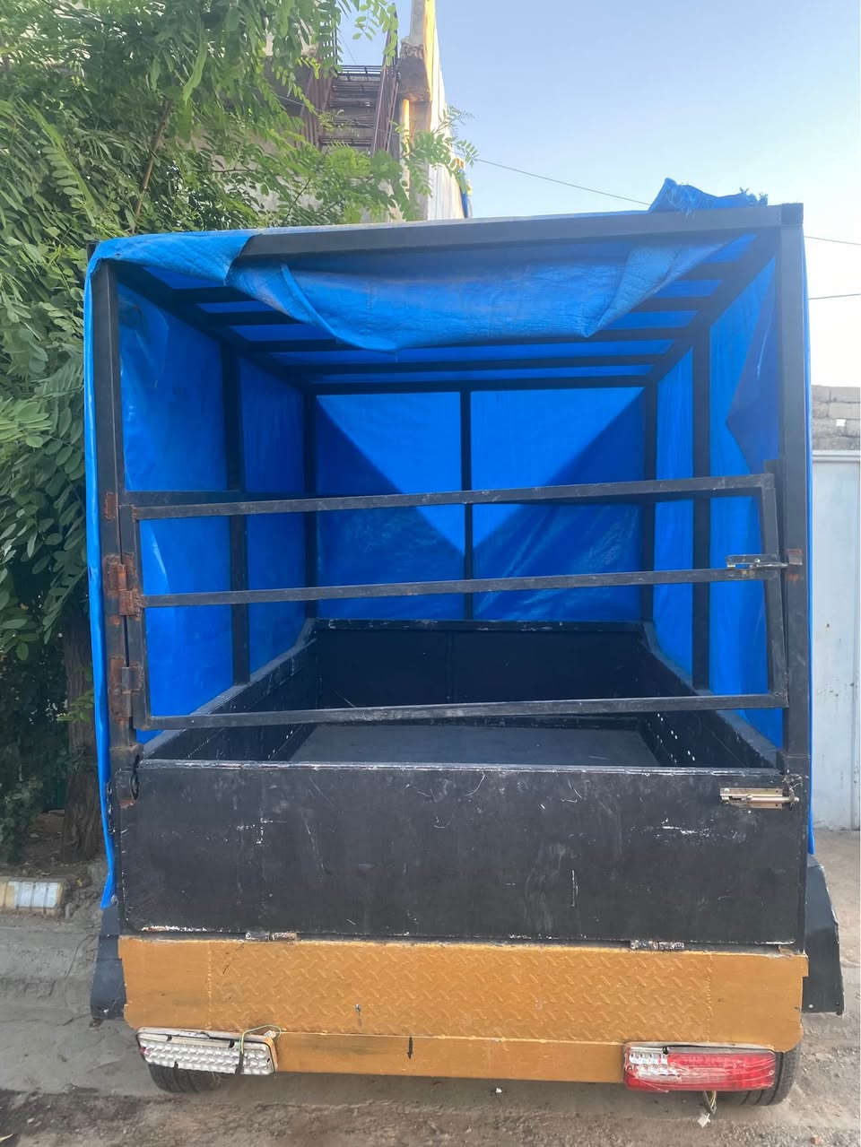 دومێزو کەرەڤانەیەک بۆ فرۆشتن مێزێکیچا هەموگیانی ئەلەمنیۆمە مەزبوتە عەرەبانەیەکی تریش بۆشتگواستنەوە یام ئەتوانی بیکەی بەهەرشتێک کەخۆت ئەتەويت مەزبوتە لەگەڵ ئەوکەرەڤانە زۆربێکێشەیە مەزبوتە زۆر تۆک مەیە هەرسێکی بۆ فرۆشتنە سعری 950هەزارە شوێن عەربەت :***********.*********** السليمانية, العراق
