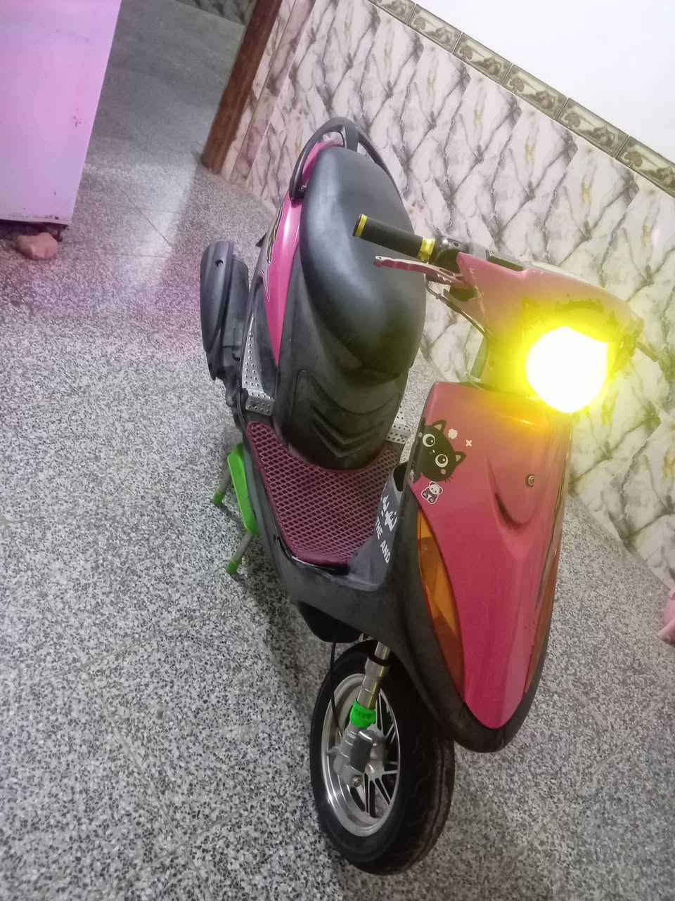 للبيع السعر خمسميه  وسبعين وبيه مجال قليل مكاني حله محاويل
*********** وبي بس وتساب
