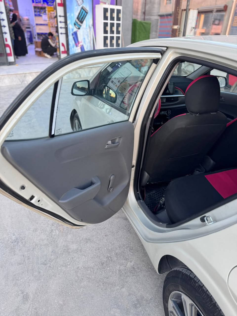 بيكانتو موديل ١٩ خليجي ضربه باب خلف السايق مصبوغه باب السايق والباب الخلفيه والجاملغ الخلفي رايدها ١٠٥$ وبيها مجال باسمي رقم اربيل ماشيه ١٣٨ الف كامله مكمله الدورة ابو طيارة 
الاتصال
***********
