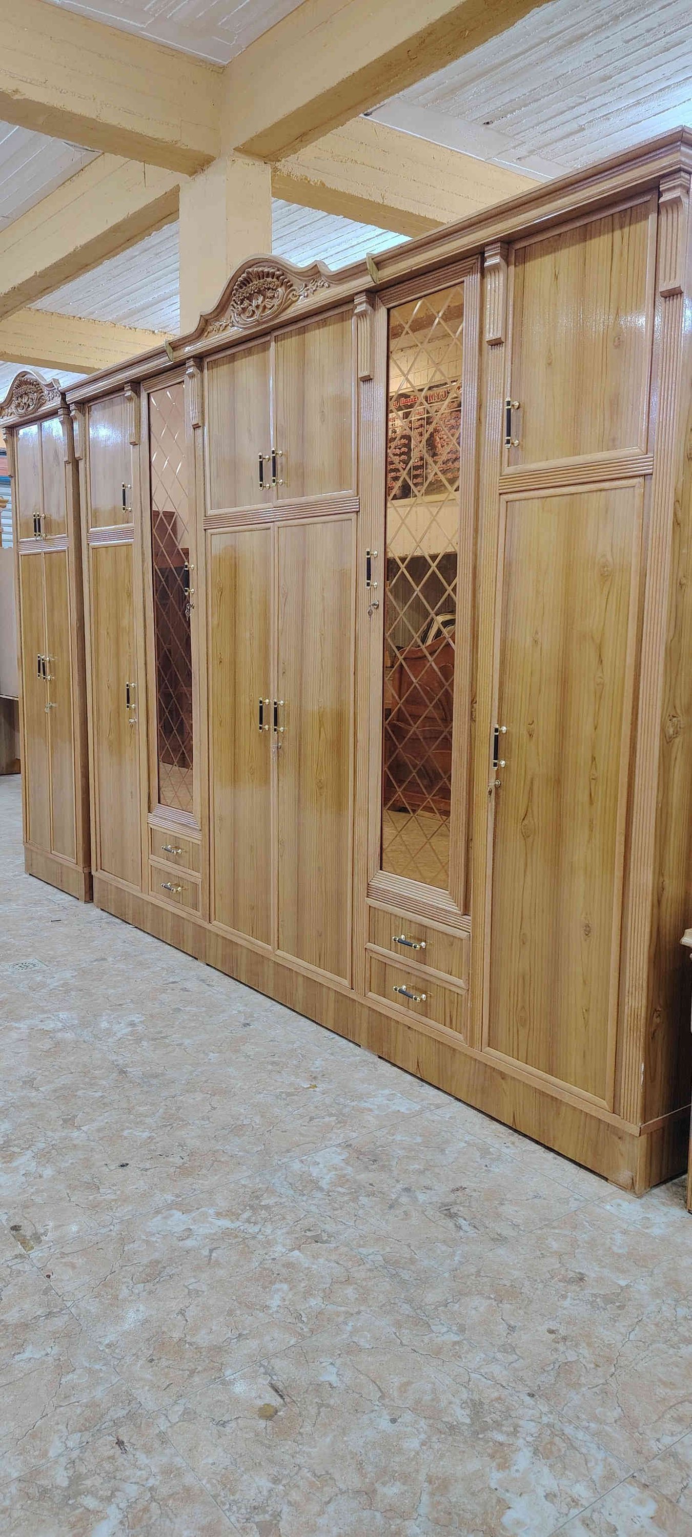 السلام عليكم الغرفة نجاره صاج داخل وخارج صاج موديل ازان سعر مليون ٥٠٠ رقم ***********
