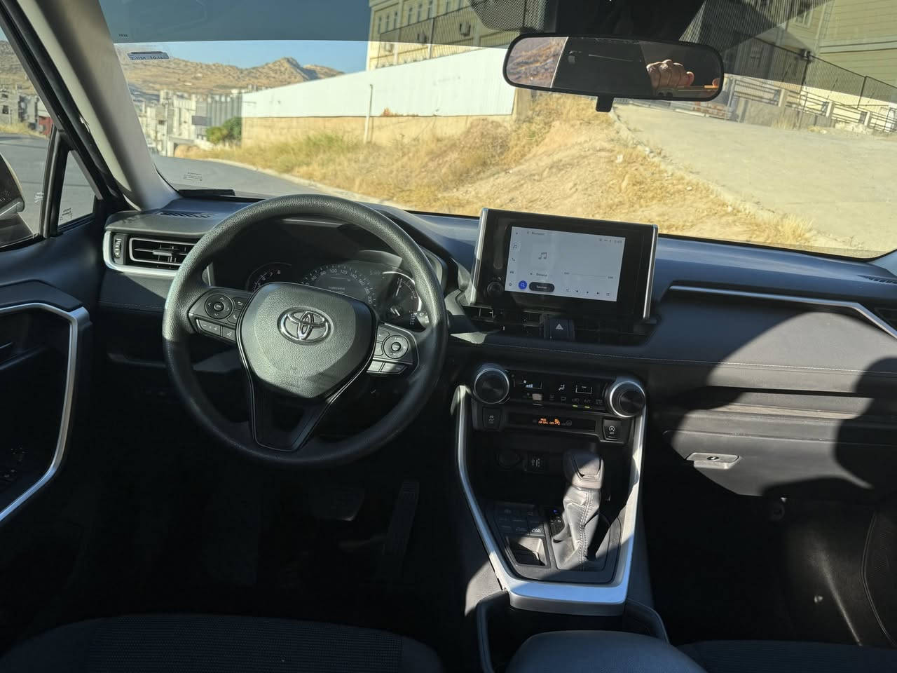 للبيع نقد واقساط دهوك وموصل فقط رافور 2023 LE دبل لون نفطي بيها باب وجاملغ صبغ وتعديل بارد ارباك برده سستم السياره رقم كاتي دهوك مامخرجه 
واتساب ***********
