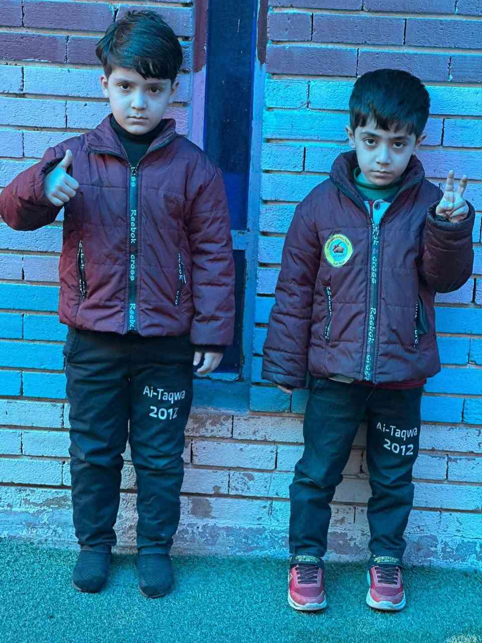 ✨ أهلًا وسهلًا بأطفالنا الأحبّة ✨
تتشرف روضة براعم التقوى باستقبال براعمها من عمر سنة واحدة إلى ٦ سنوات، في بيئة آمنة، دافئة، مليئة بالحب والتعلّم 🌈👶🧒
نقدّم لأطفالكم:
📚 تعليم الكتابة والقراءة والجمع بأسلوب ممتع
🔤 تعلّم اللغة الإنكليزية
💻 دروس الحاسوب بما يناسب أعمارهم
⏰ أوفرتايم تعليمي بإشراف كادر مختص ومحب للأطفال
🧸 يتوفر لدينا تسجيل:
▫️ يومي
▫️ شهري
▫️ سنوي
مع يوم تجريبي لراحة واطمئنان الأهل 🤍
🕘 الدوام من الساعة 6:30 صباحًا ولغاية 3:00 عصرًا
معنا يكبر طفلكم بالعلم والأخلاق والابتسامة 🌱
براعم التقوى… حيث تبدأ الحكاية الجميلة 💖
إ 🌷
☎️وت ساب ***********
