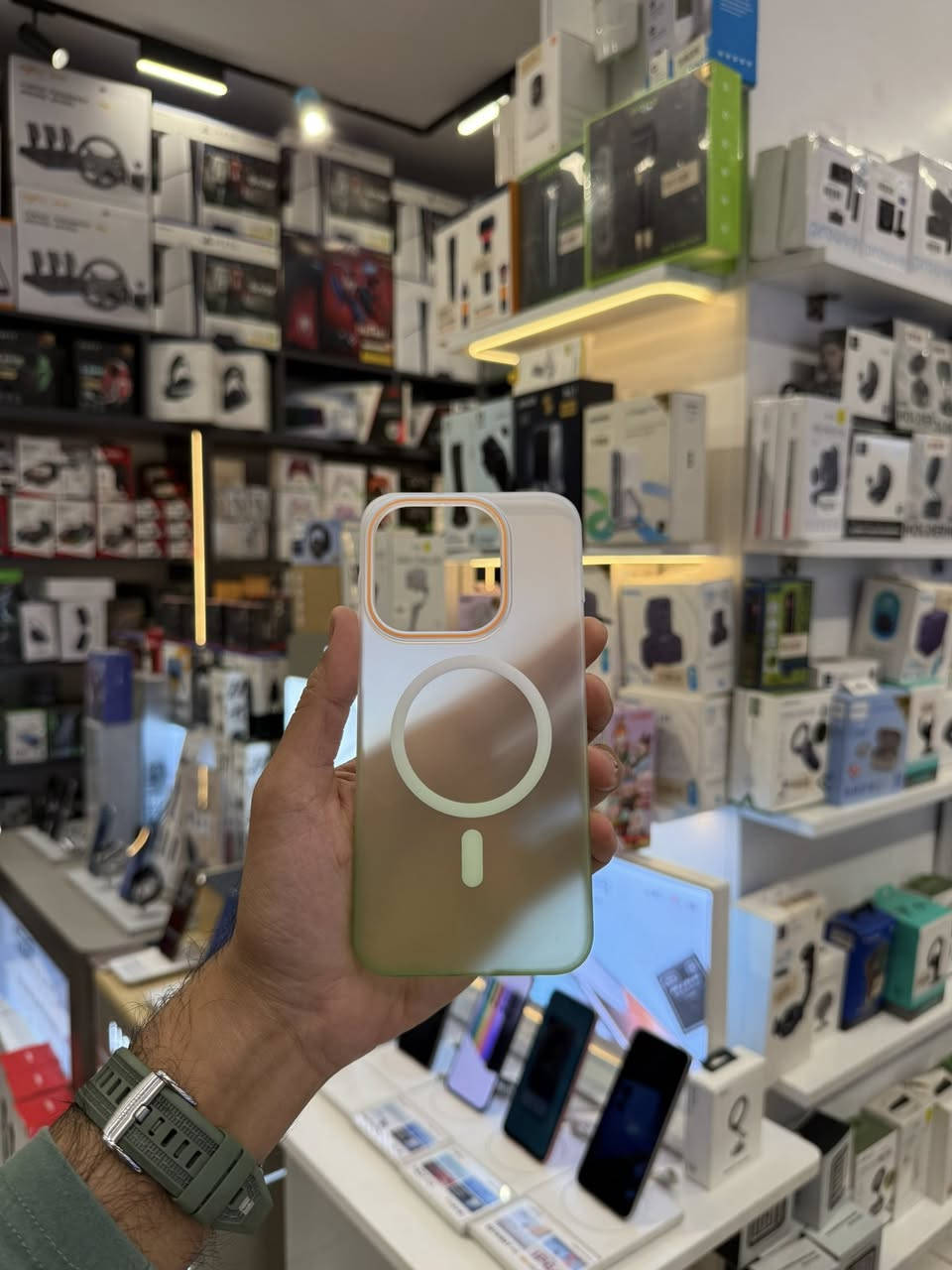 متوفر الان
اقوى الكفرات ولاصق الحماية 
لل ون بلاس 15 

العنوان بغداد الصليخ شاوع النادي
الفرع الثاني زيونه شارع الربيعي
ميوزك موبايل

يوجد خدمه توصيل جميع المحافظات 
للحجز وللاستفسار اتصل على ***********
