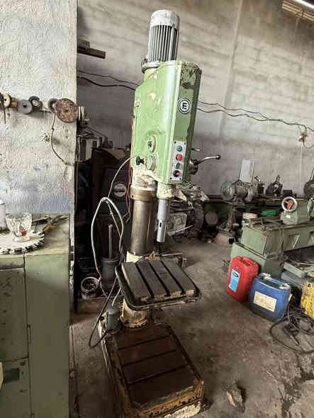 السلام عليكم
دريل بلغاري نضيف جداً 
صوت ناعم استيراد ابلغاريا 
المكان النجف حي الحرفيين 
للاستفسار 
***********
