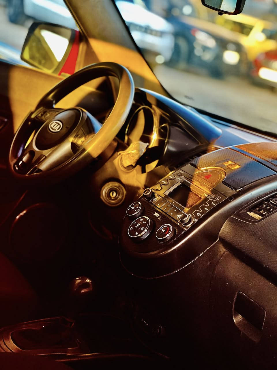 سلام عليكم كيا صول 2011
سياره جاهزه وما ناقصه برغي 

بيه 3 قطع بدون دواخل محرك كير كفاله تخم تاير جديد صدر منفوض قبل اسبوع سياره مال جنيه وسياره بلواقع احله من الصور &…. 

السعر(95)

يرهم مراوس شعندك نزل الاستفسار واتساب وخط فقط ..

(***********)

المكان #الانبار#الرمادي
 ول موشراي لا يتعبني رجاء رجاء
