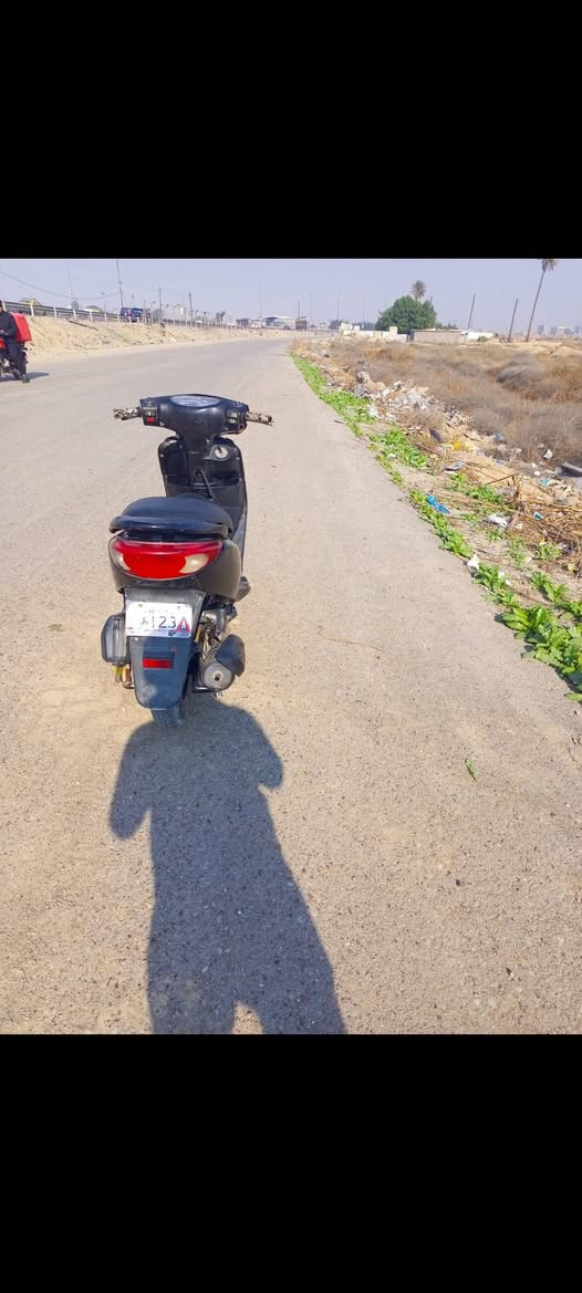 سلام عليكم دراجه بريز نوزل 140 تخم تغير جديد قاعده ؤفيتم جدد محرك بلادي ما مفتوح كهربائيات كامله-مكان بغداد الدورة ***********
