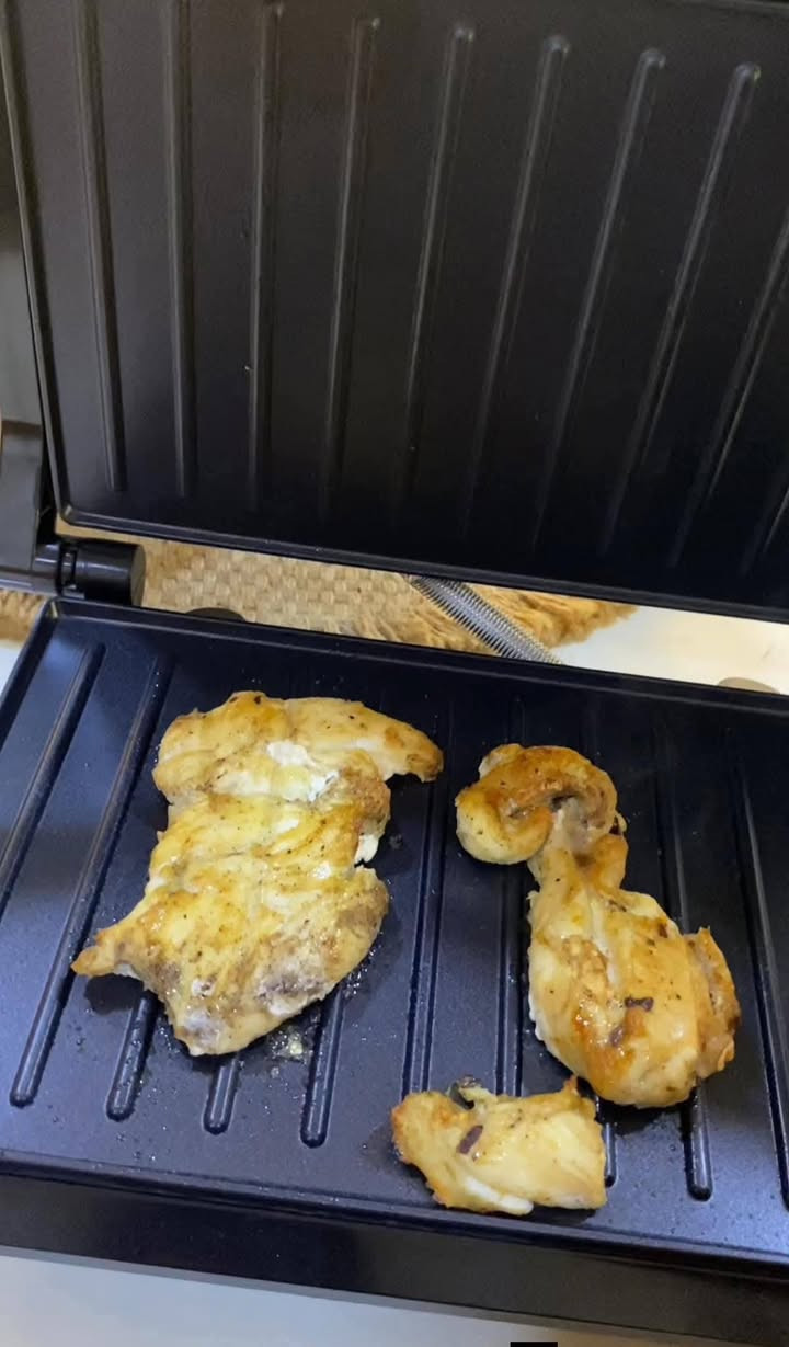 كابسة صاج ماركة ليبرونك
ستيل متوفر بكميات 📦 📦 📦 
28  الف والتوصيل مجاني لجميع محافظات العراق 🇮🇶


**إذا كنت صاحب هذا الإعلان وتريد حذفه لأي سبب، رجاءا أرسل رسالة إلى الدعم الفني**