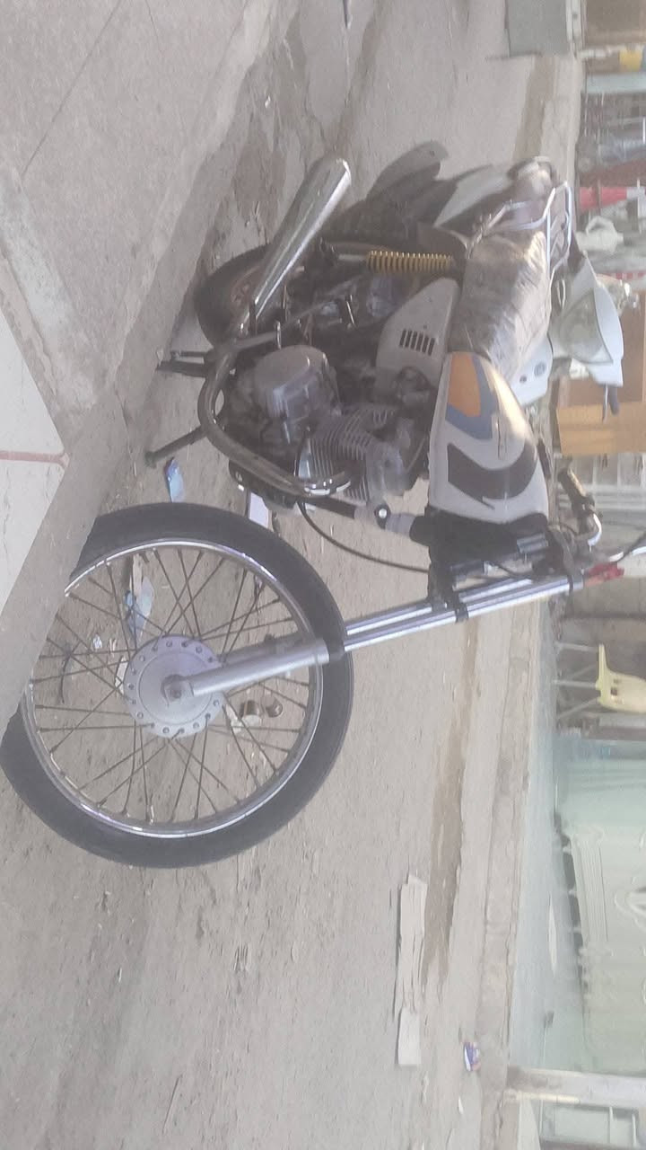 سبب الوعودات الكاذبه ارجع واعيد النشر دراجه نامه اوراق اصولي درجه خير من الله وحلوه المكينه مالتها مفتوحه بس بوشه اصال عمي دراجه للبيع سعر الدراجه 550 وبيها مجال مكان ناصريه حي الصناعي هذه رقمي لتوصل ***********
