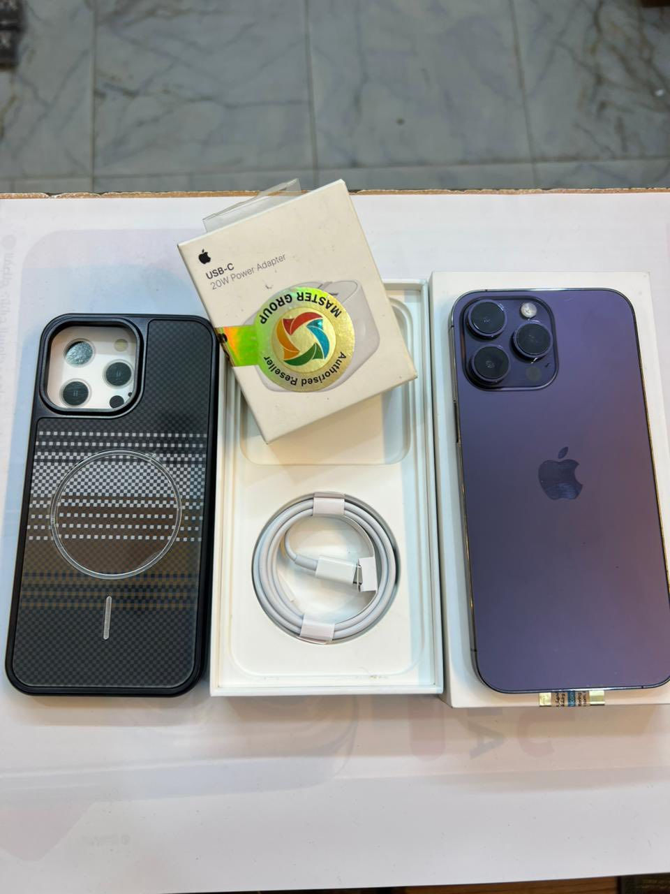 ايفون 14 برو ماكس 256
بطارية 86‎%‎
نضافة 100‎%‎
 دبل سيمكارت 
كامل ملحقات الاصلية 
شركـة ماستر 
استخدام قليل
***********
العنوان : العماره قطاع 28 شارع السوك مجاور عوينات الكرار مركز الشمس 
من تروح للمحل كول من طرف زهراء ♥️
