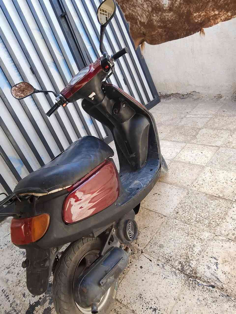 دراجه منغولي بتره الدراجه كلها شغاله من اشاير يمنه يسره وكلوب امامي وبكلايت خلفي كفرات كلها جديده مرايات يمنه يسره بس الدراجه جاي امشي بيها وطفت مادري شبيها  الدراجه نضيفه السعر 225 الاستفسار الاتصال على الرقم ***********

