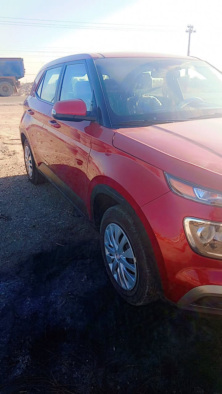 سلام عليكم .فينو 2023.باسمي
ماشيه 34.
تحكم ستيرن .مانع نزلاق .تحكم قياده .
تدفئه كشنات .لايت زنون .شاشه كار بلي .
رادار امامي .وبعد هواي مواصفات .المعروفه .
الضرر حافت البنيد .ولجاملغ مبدل .طخه بلجنطه ربع منهه راجع وعدل بدون تبديل بدون فتح ....السياره مكفوله من كص من شواصي  .عدا الي ذكرته .

السعر ...140بيهه مجال قليل .متواجد عل نت .
***********
