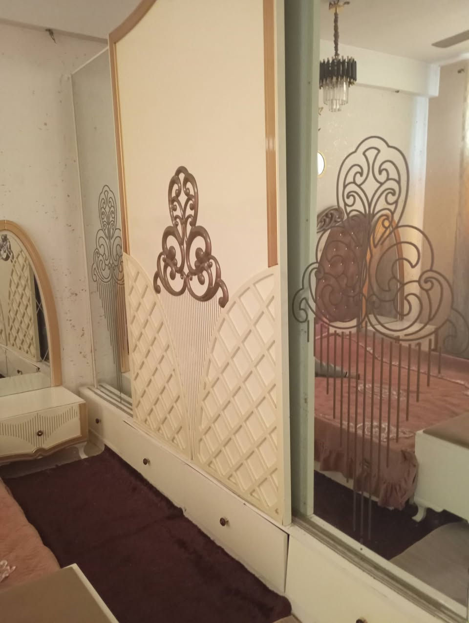 غرفة تركية كبيرة ونظيفه جدا للبيع بغداد الدوره ***********
