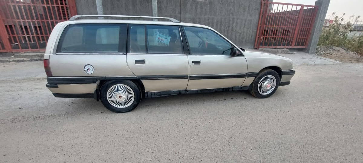 اوبل اوميكا ٩٢ استيشن رقم انبار انكليزي تحويل مباشر كيرعادي محرك ٢٠٠٠شرط لاتبخير ولاتنقيص السعر٣٢ الاتصال ***********
