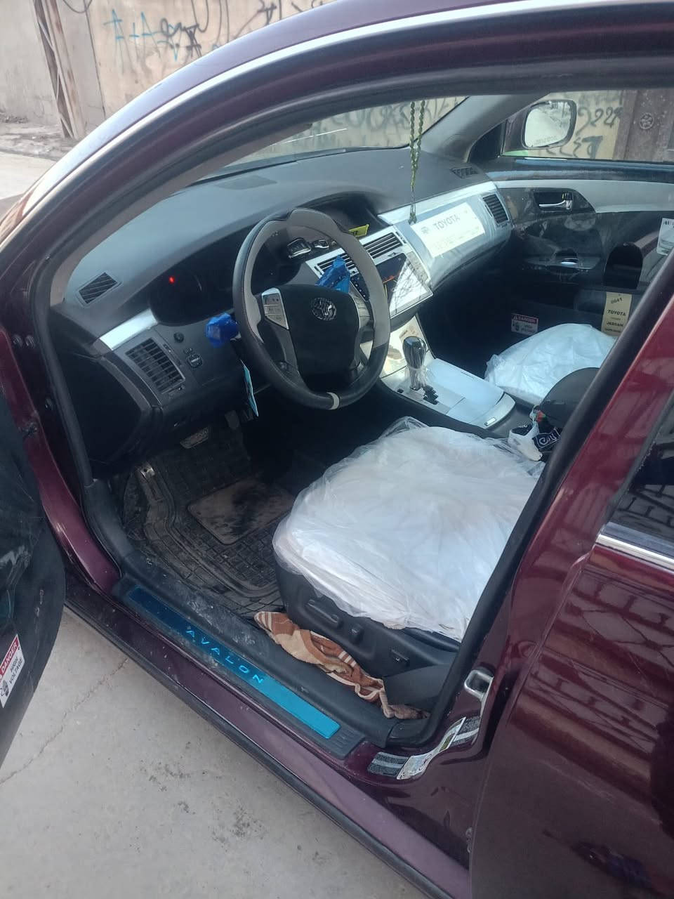 السلام عليكم تيوتا افلون موديل 2008 صبغ عام للجماليه بدون ظربه بدون اي شي شرط الفحص بصمه تشغيل صدر جديد بي دفتر بانزين السعر 101 وهذا رقمي ***********
