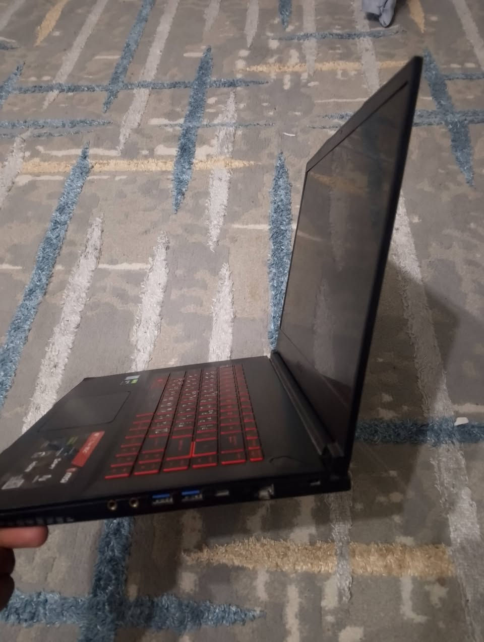 سلام عليكم 
للبيع ⁉️
Windows 11 pro
نوع الحاسبه msi 
إصدار 2020 
Core i5 / جيل 9 
RAM/ 16 
ذاكره 512
كرت شاشه  1650 منفصل (4G)
ومتصل 2 G
حاسبة كيبورد گيمنگ 
شاشة4k
حاسبه حلوه ونضيفه تقريبا 
سعره 550 الف وبيه مجال قليل 
( مشكلة بس بطاريه تبقه ساعة ع اليوتيوب بدون شحن وتطفه )
مكاني نجف الاشرف / ***********واتساب
