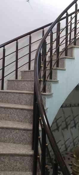 السلام عليكم يعلن مكتب البارون للعقار 
                     بيت الايجار
                     ///////////////////////
الدار للايجار المساحه 150م طابق واحد غرفه صاله مطبخ كليدور مجمع صحيات داخل وخارج كراج حديقه حي الصحه شارع 25 
مبلغ الايجار 350
علمن دفع/ 4/اشهر لكدام 
 للاستفسار //***********
واتساب ///***********
جاسم البارون للتصوير وترويج حلة
