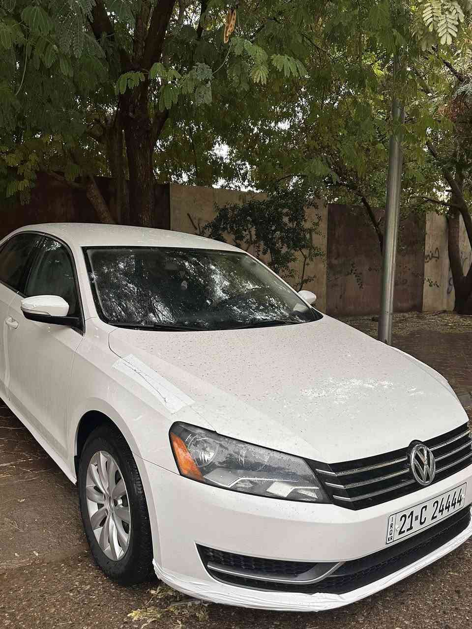 🔴باسات 2015
ماشي 160كيلو وليس ميل 
سياره مال بيت كلين كلش جديده
سعرها 168بي مجال 
الشراي يتصل ***********
رقم هزه سنويه براد كلشي جديد وباسمي 
بطاقة بانزين موجود 
مكاني كركوك
