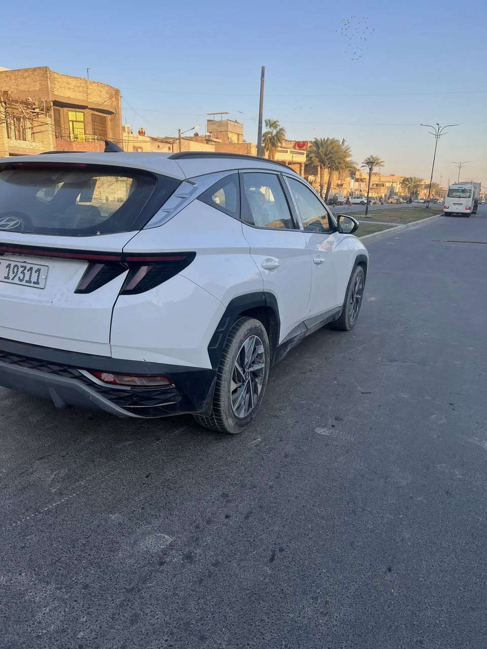 توسان خليجي مديل 24فول ماعدة بنرامة مري شفط تحية بليدات كشنات كهرباية بيهة بارد وبيهة صبغ قطعتين وبيهة نواقص بصيطة جدن ابيع علا وضعهة سعر 190بيهة مجال مو شراي لا تخابر السيارة بسمي ***********
