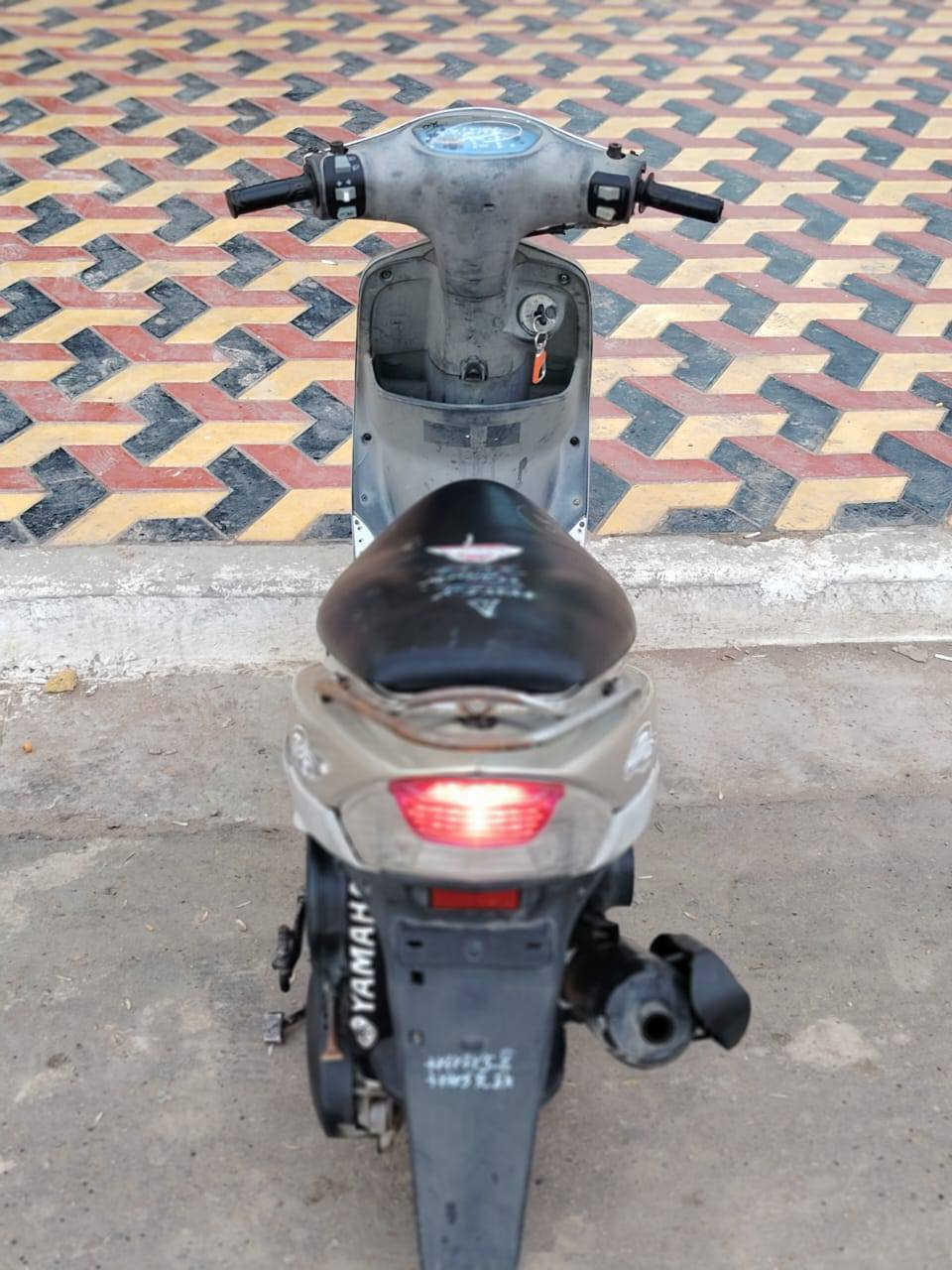 سلام عليكم دراجه ماكس منغولي للبيع دراجه مكفوله بوشه 49بلاد دراجه مال رمبه صايرلها 6شهرمن نازله وراق بسمي دراجه بيها وياله نجمه وصالنصه رياضي FMوهورنات سيدان زوج سعر دراجه ب800وبيها مجال مكان ميسان رقم الهاتف ***********الاستفسار فقط نتصال
