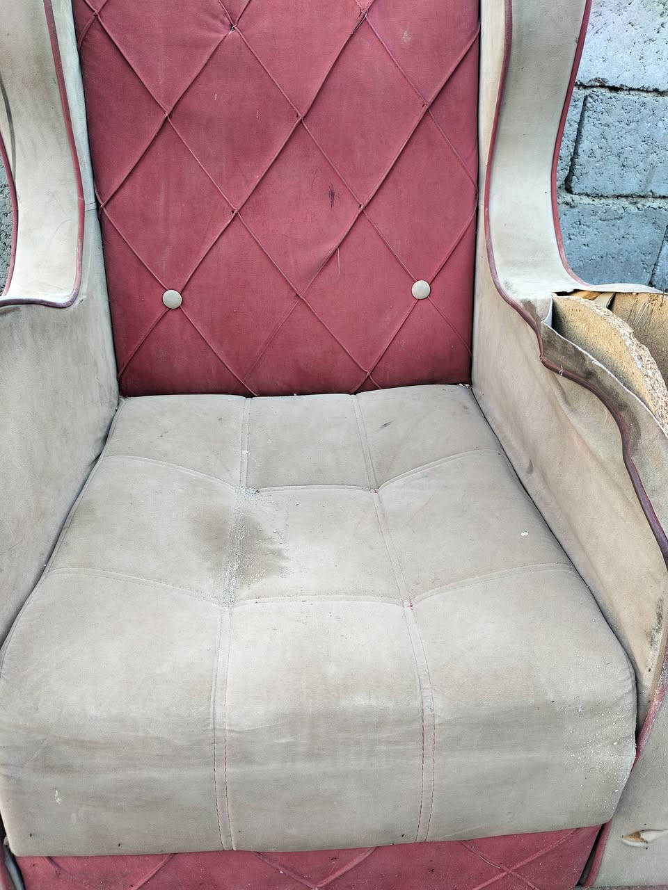 السلام عليكم قنفات للبيع قنفات العدد سته خمسه كاملات والسادسه مكسوره شويه القنفات ما بيهن شي مكفولات من كل شي بس عوزهن دوشمه وكل شيء ما بيهن السعر50 الف وبيهن مجال الكم اقسم بالله ماخذهن ب150 الف بعد علق واطبلك خاص


**إذا كنت صاحب هذا الإعلان وتريد حذفه لأي سبب، رجاءا أرسل رسالة إلى الدعم الفني**