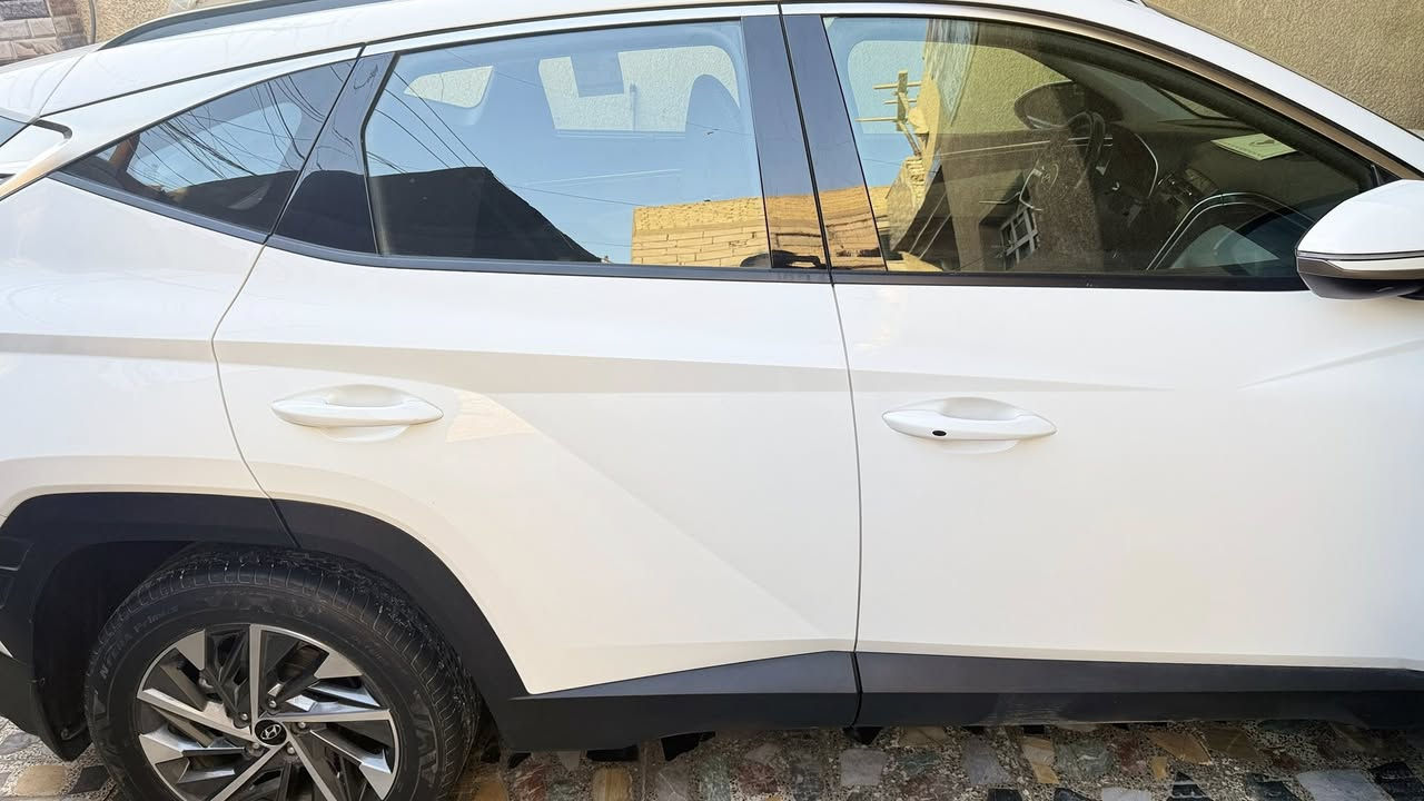 للبيع توسان خليجي وارد الخليج
🚗 الحالة: ممتازة – استعمال شخصي
💰 السعر: 215 ورقة / 21,500 دولار (قابل للتفاوض البسيط)

المواصفات (فول ما عدا البانوراما):
 • شاشة
 • كاميرا خلفية
 • نظام بصمة + تشغيل ستارت
 • تشغيل عن بُعد
 • مثبت سرعة
 • رادار
 • مانع الانزلاق
 • ABS
 • إضاءة محيطية
 • مصابيح زينون أمامية
 • مصابيح أمامية LED
 • كشافات ضباب
 • ستائر خلفية
 • مقاعد كهربائي)

تفاصيل:
 • اللون: أبيض
 • المقاعد: قماش
 • عدد المقاعد: 5
 • اللوحة: أربيل – خصوصي
 • السيارة نظيفة وما تحتاج شي
ماشية 45 الف 

📍 الموقع: (بغداد الدوره
📞 للاتصال أو واتساب: (***********
