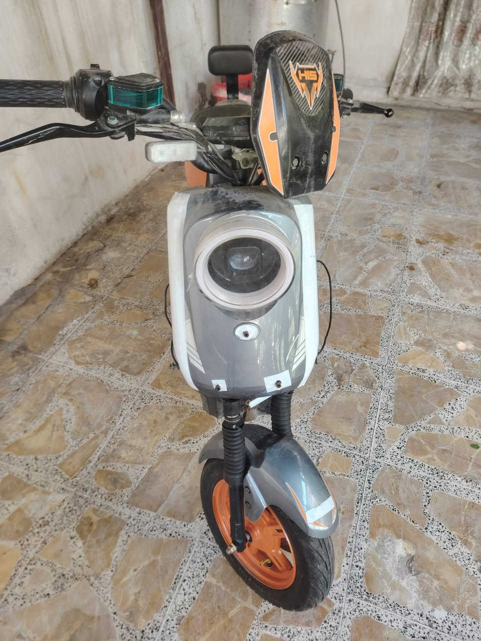 دراجه شحن نقص فقط بطاريات الباقي شغال بصمه سويج مسجل بلوثوث ولبواري الصفح والسله موجودات 375 وبيه مجال مدينه الصدر ***********
