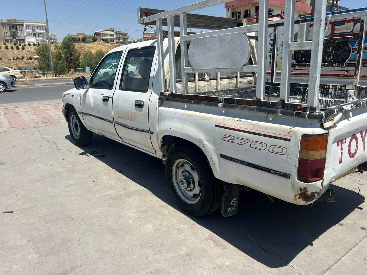 تۆیتا فاوو
دەبل ٤درگا
مۆدیل 2000
ئارمی بلاستیکی سلیمانی
بی مەسرەف
گیرو مەکینەو ئەکسل بەشەرت
20گەلا
شوین سلیمانی
***********
