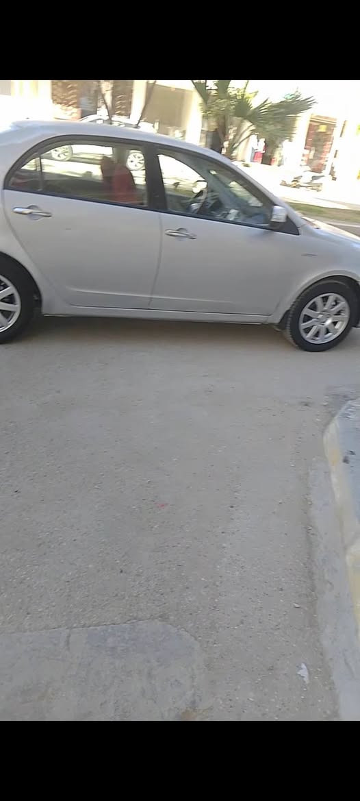 سلام عليكم جيلي موبل موديل 13 رقم نكليزي بسمي كفاله عامه مكينه كير شرط تبريد ثلج السعر 50 وبيه مجال بسيط الاتصال ***********
