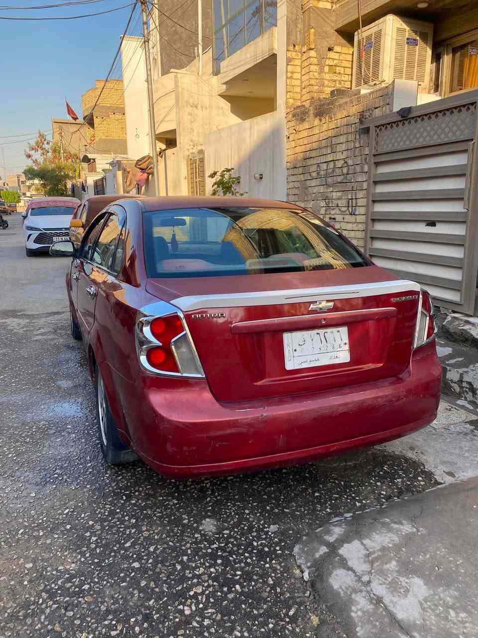 السلام عليكم أوبترا ٢٠٠٥ للبيع السياره جاهزه تبريد شغال محرك نضيف كير عادي السياره بلاديه بيها خياس قليل رقم بغداد سعراها ٥٥ وبيها مجال رقم التلفون ***********
