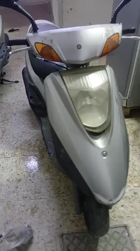 السلام عليكم دراجتين بريز نضيفات كله شغاله كهربائيات شغاله الدراجات خير من الله السعر ٤٥٠ الوحده وبياهن مجال للشراي مكاني مدينه الصدر الرقم *********** متواجد اتصال بس
