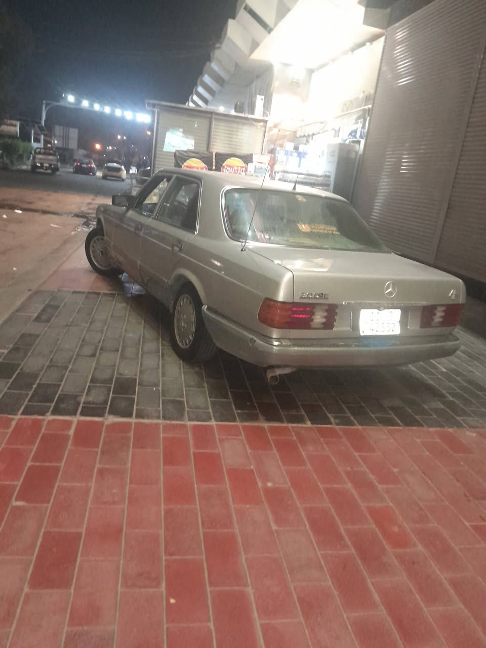 ***********  للبيع او مراوس السلام عليكم جانبو ٨٤ محدث ٩١  كير ومكينه ٣٠٠٠ vvt لاصرف ولا تبخير شلعه اتشك الكاع  تبريد شغال منقص غاز اني اشحنه الك كشرها عضمتها خير من الله مصبوغه جماليه قواعد دبل بلاد لاخياس ولا معمر جام كهرباء الامامي والخلفي جوبي اريل كهرباء اكسل جديد صدر ينرادله شمعات خلفيه والامامي بوشتين وروط ايمن غرفتها ينرادلها ترتيب شويه دكم كشنات ويدات ٢ داخليه
