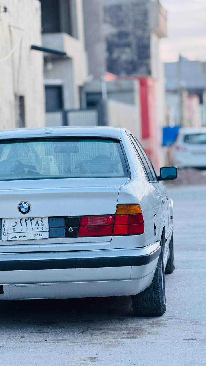 بي إم موديل ٩٢رقم بغداد هزه جديده تخم تاير جديد صدر امامي خلفي جديد غرفتها حلوه جلد  قفل مركزي  السياره مثل ما بالصوره أو بعد احله كهربائيات كلها شغاله سياره خير من الله مكان السياره كركوك السعر ٦٦ أو بيه مجال للاستفسار اتصل على الرقم *********** كركوك, العراق
