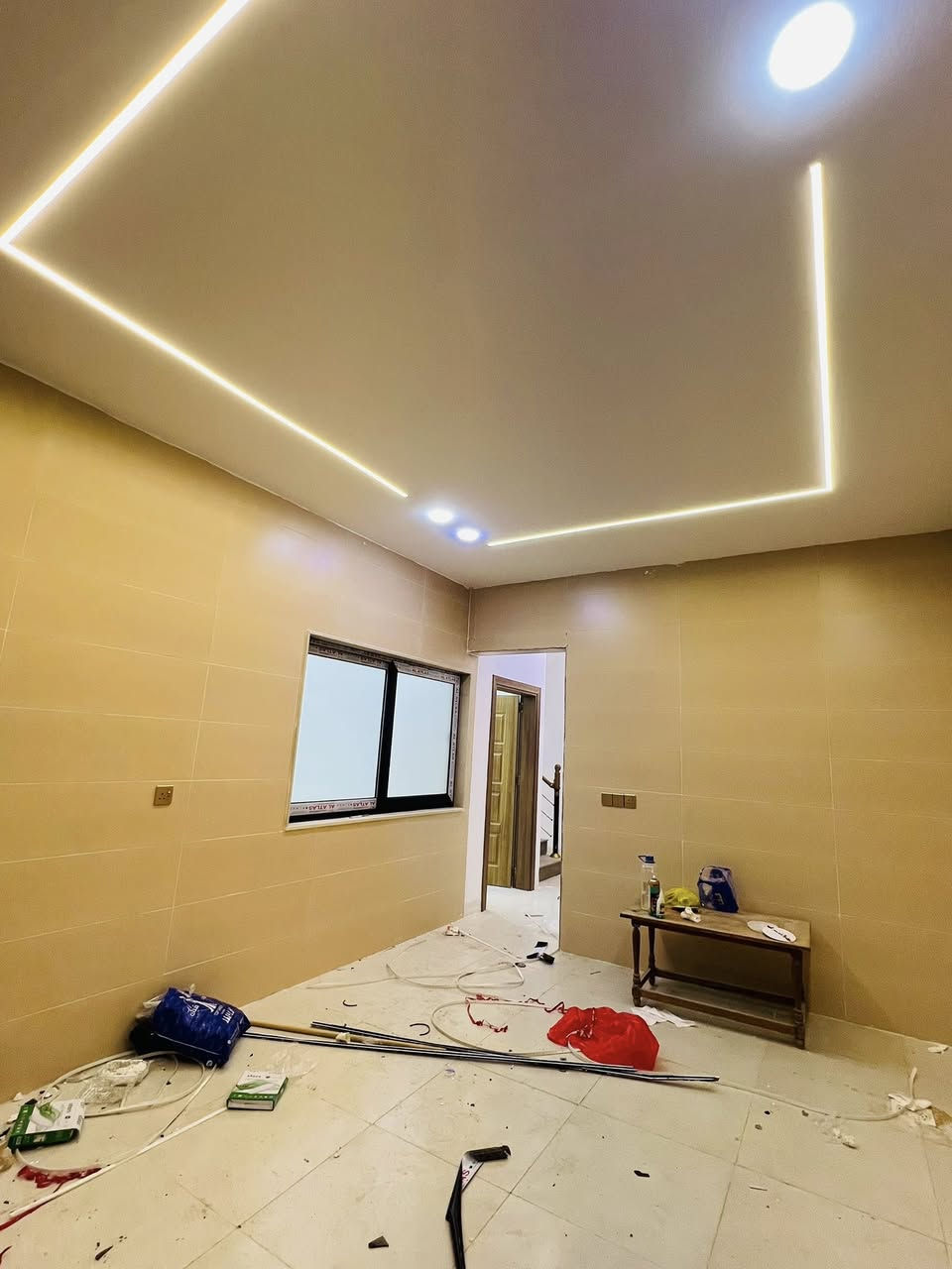 دارللبيع في حي الملايين الاولى مساحة البيت  140 م واجهة 7
‎🔹 الطابق الأول: استقبال + هول + مطبخ + غرفتين نوم / صحيات داخليه 

الطابق الثاني: 3 غرف نوم   +  هول + صحيات 

صنف الارض / زراعي بستان ملك صرف +وصل تمليك بلدية ❇️

‎للاستفسار / ***********
