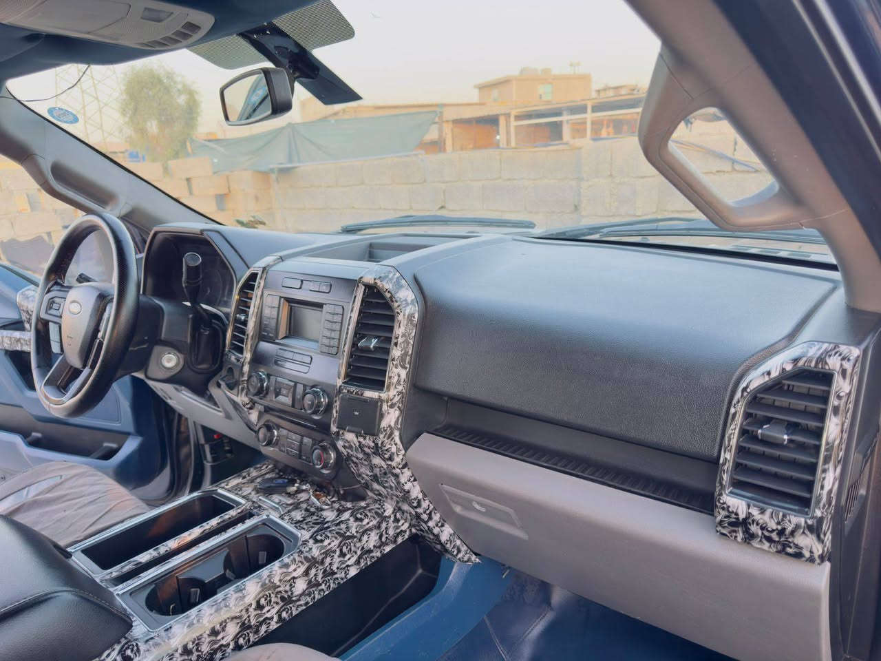 سلام عليكم رمضان كريم فورد F150 موديل 2017 تك اكسل، دبل توربو ،بيها قطعتين ،  محرك كله بشرط   رقم دولي مكان سيارة طوز خورماتو    مااجاوب تعليقات اني مكلف بنشر***********
