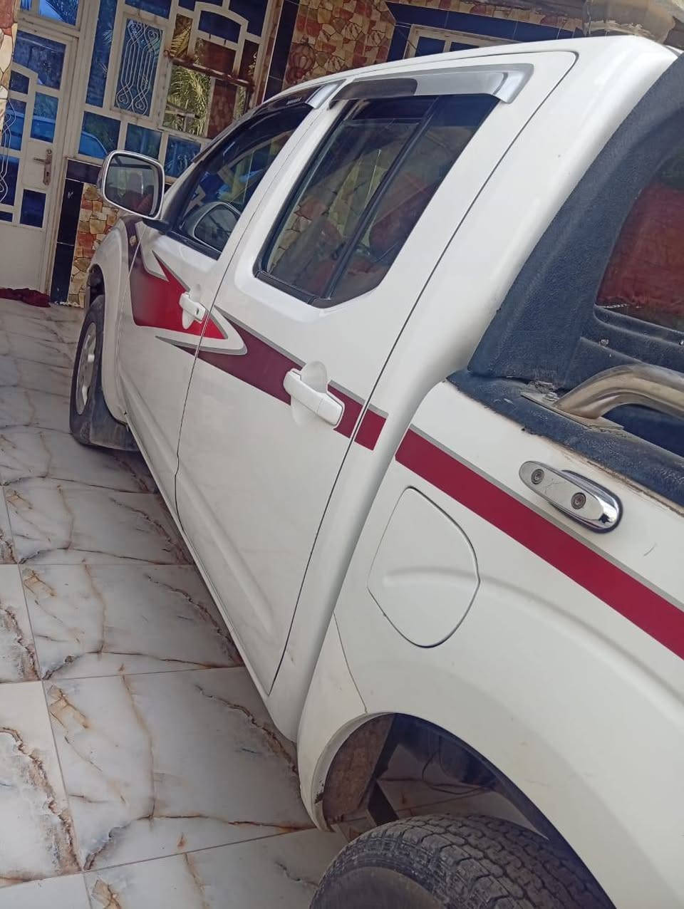 سلام عليكم نيفارة 2011رقم اربيل باسمي سنويه هزة جديدة تاريخ النفاذ لحد2030   كيل ومحرك ابلادي  رقم صاحب السيارة ***********وهذا الفيس ماله حاتم التميمي السعر 130 وبيها مجال
