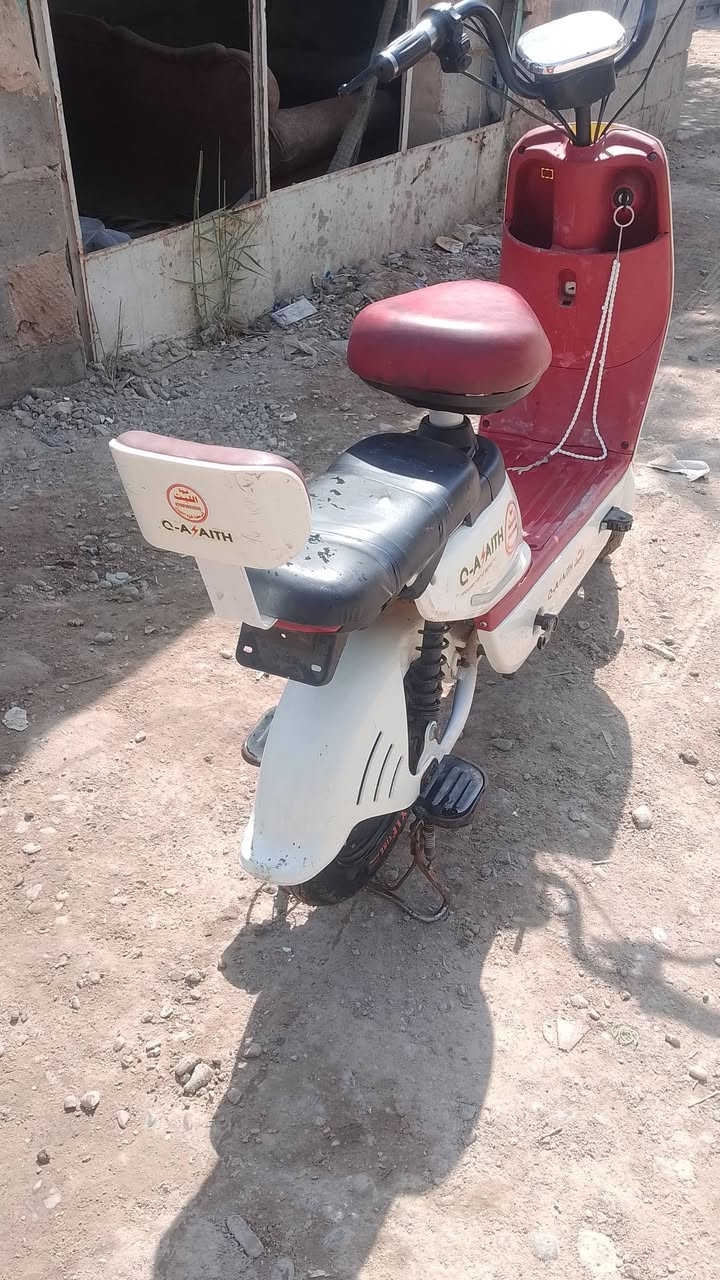 دراجة شحن للبيع 4 بطاريات ملف 1000 سرعة 50 3 نمر.  بطارية جديدة تايرات جدد شاحنة جديدة مكاني اقواس دوره قرب علوت رشيد سعر 200 وبية مجال فقط عداد السرعة طافي رقمي *********** واتساب
