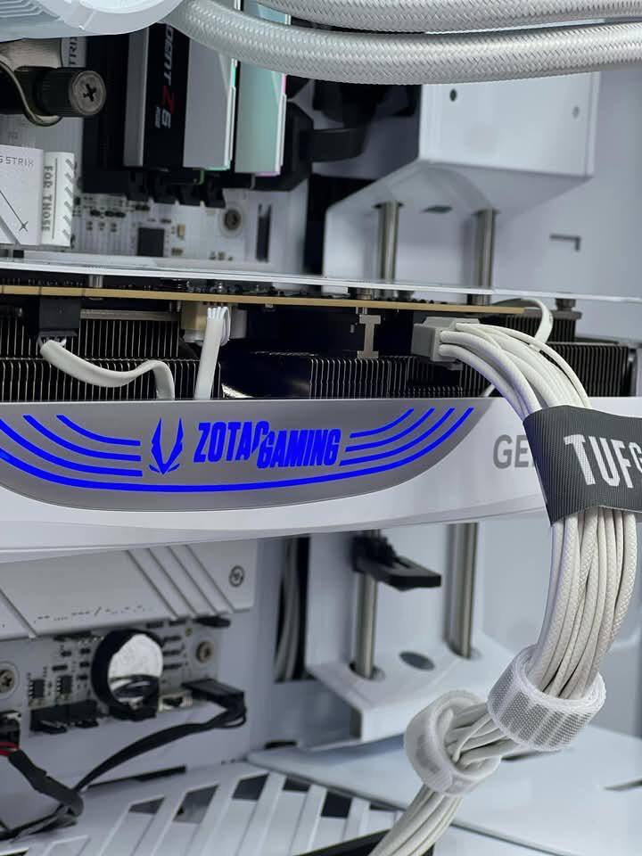 تجميعه. كامله. للبيع.
المواصفات. كدامكم. 

المعالج. R9 9950x

التجميعه. سعره. 3 مليون. قفل. فول نضافه. وترتيب. 
اي شي. رقمي واتساب. ***********
