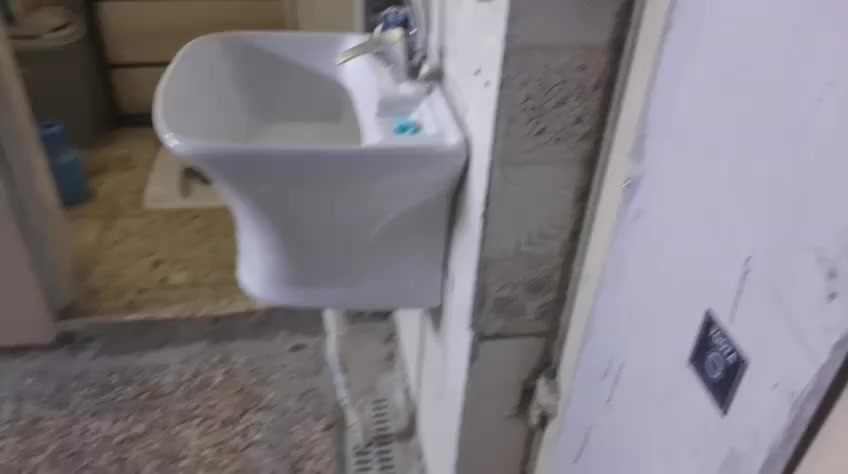 سلام عليكم بيت ٨٠ متر تحويل بسمك مباشر مكان العبيدي شهداء الاولى سعر ١٠٥ وبي مجال رقمي ***********
