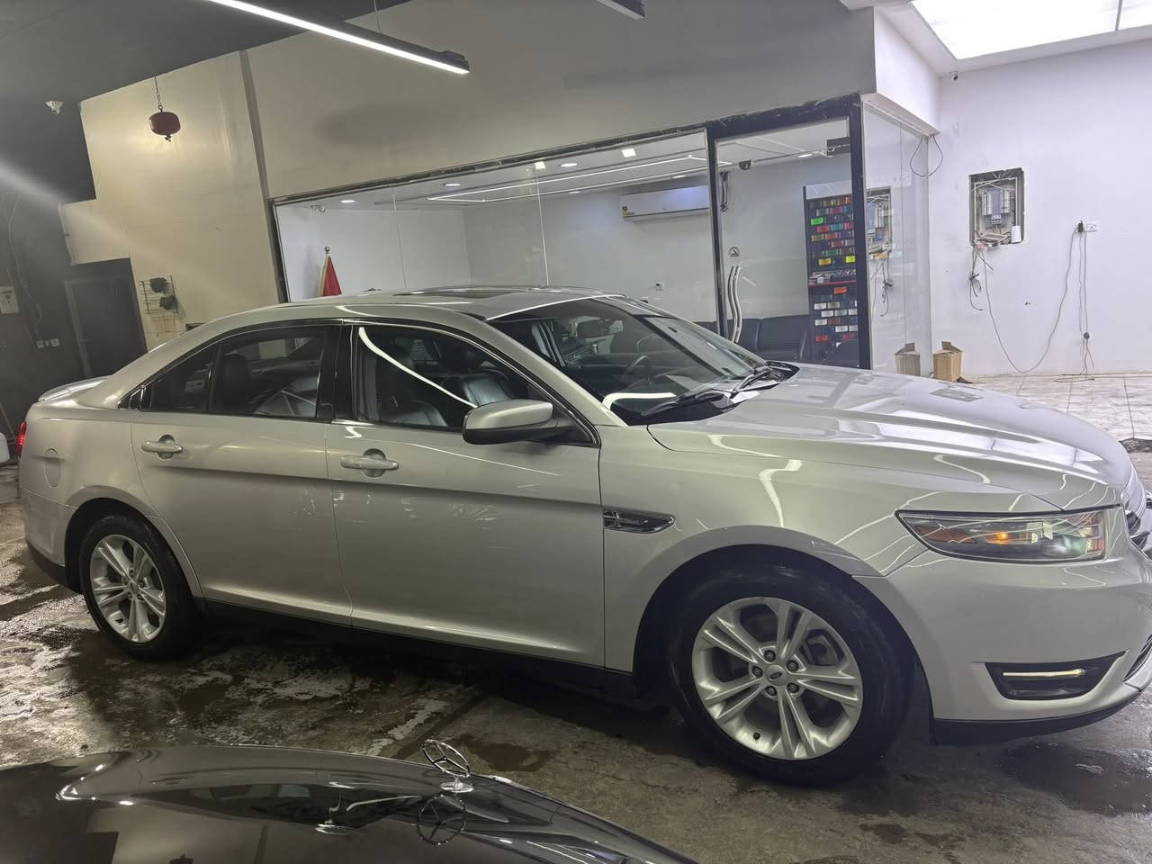 فورد تورس 2016
وارد امريكي كلين تايتل 
ماشية 150 الف كيلو 
بيها صبغ فقط بنيد بالعراق بسبب اثار حصو الشارع
رقم اربيل باسمي
ادامة كاملة عليها بلكات قاعدة فيتبم اذاين درايف شفت قايش باتري دسكات 4 كلها جدد دعاميات صبغ جديد
السعر 137 وبيها مجال بسيط 
مكاني بغداد الدورة
***********
