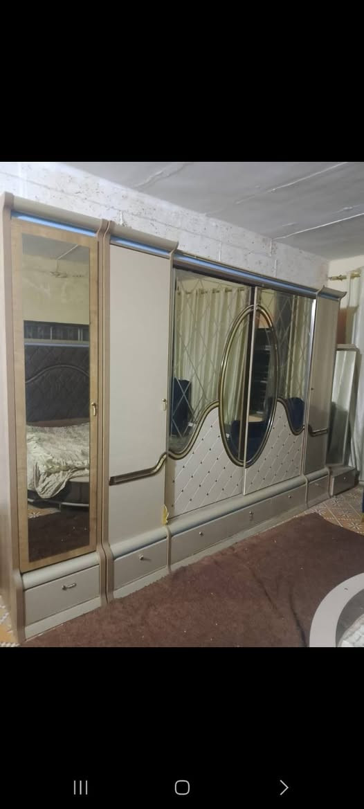 للبيع غرفة نوم تركيا 
8 قطع الغرفة اخت جديدة 
بس بيها ضرر واحد بل جرباية سيبايه طاكة 
للستفسار خاص او واتساب 
***********
