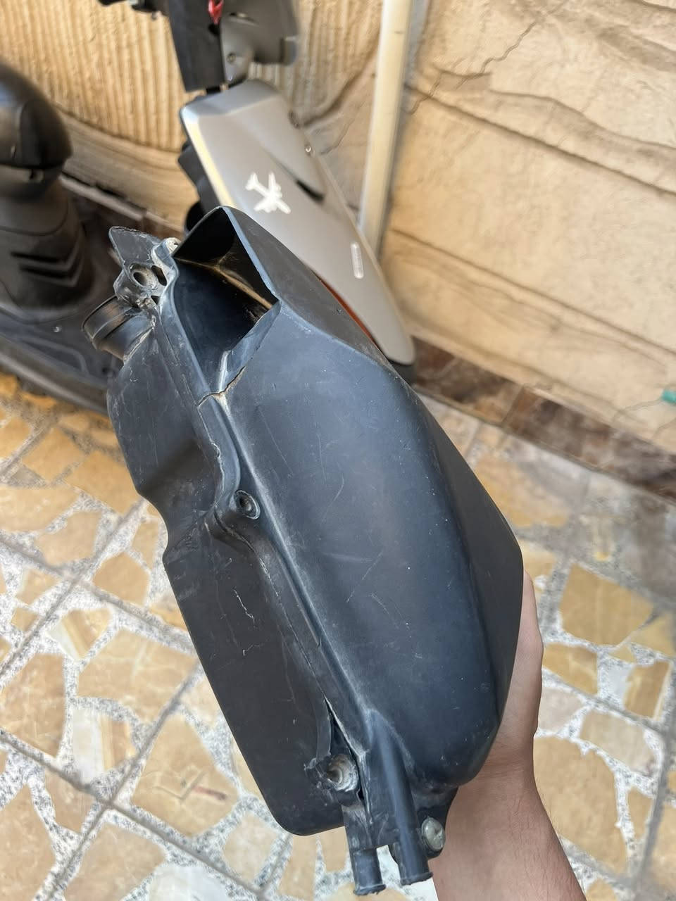 شوته مال اربع ولفات للبيع نضيفه مثل متشوفون سعرها25وبيها مجال بسيط مكاني بغداد الشعب وتوصيل ماعدي رقمي ***********
