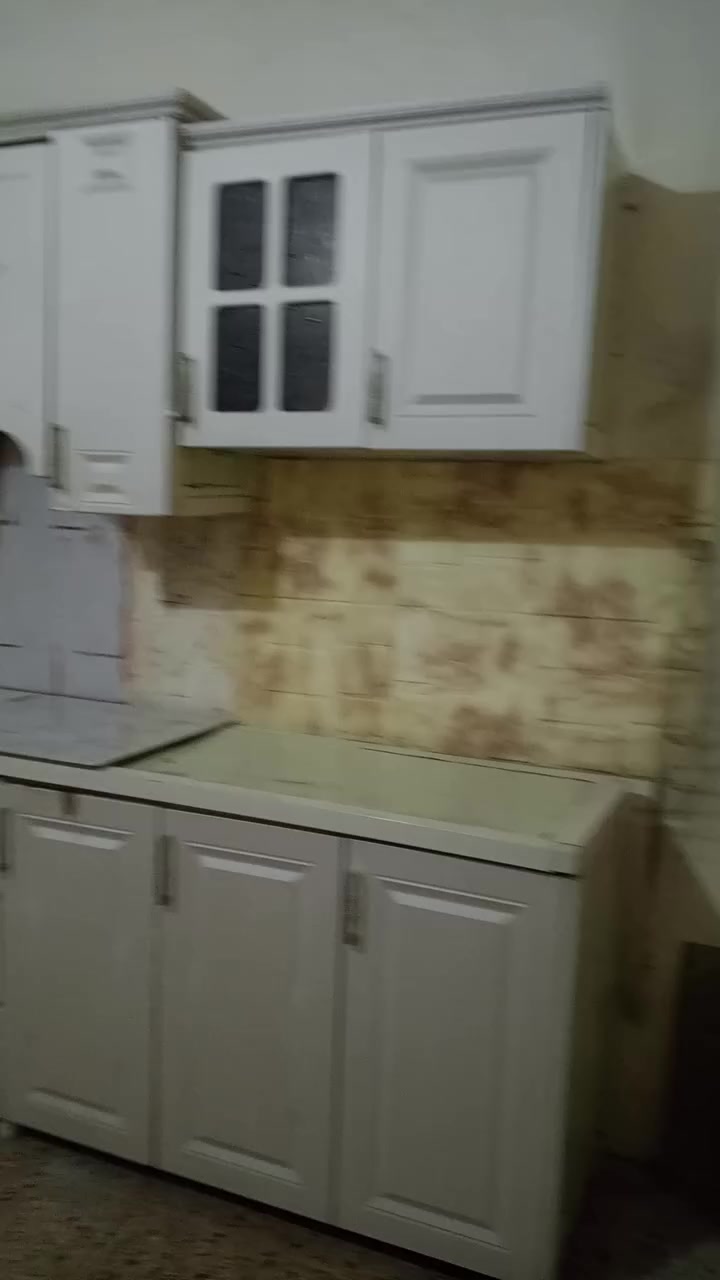 اغراض للبيع
كونترات 
مع ميز وكراسي
مع ابواب خشب
التواصل على الرقم 
***********
