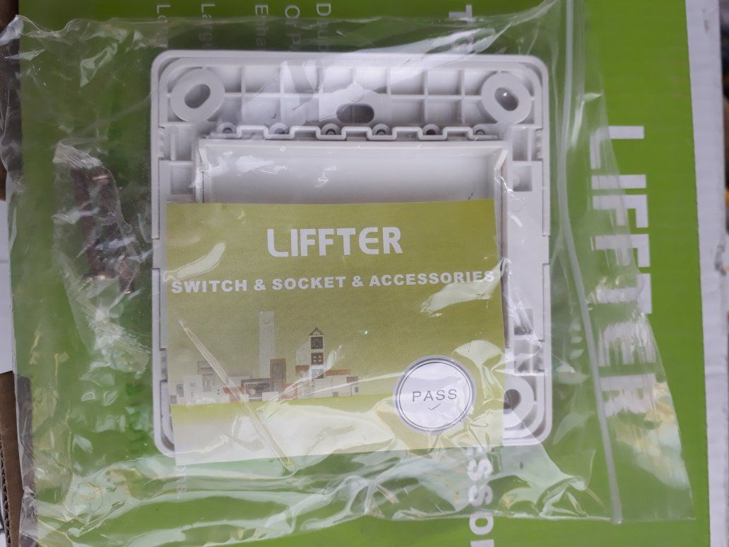 وصول غطاء الغاء بوكس كهرباء اصلي ديكور 
اللون الأبيض
تعبئة الكرتون 200  قطعة 
سعر الكرتون   80000   دينار 
سعر القطعة   400  دينار 

واتساب الحجز //

          ***********
