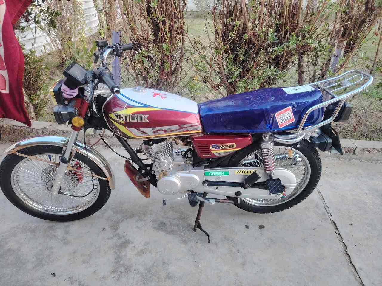 سلام عليكم ورحمه الله وبركاته دراجه للبيع تايكر موديل 2024 ( اريد مراوس يسفان 24 او 25 ) اوراق اصولي الدراجة حلوة كهربائيات كله شغاله مكفوله الدراجه صبانه مامدوده عليه السعر 750 وبيه مجال *********** عنوني بابل محاويل
