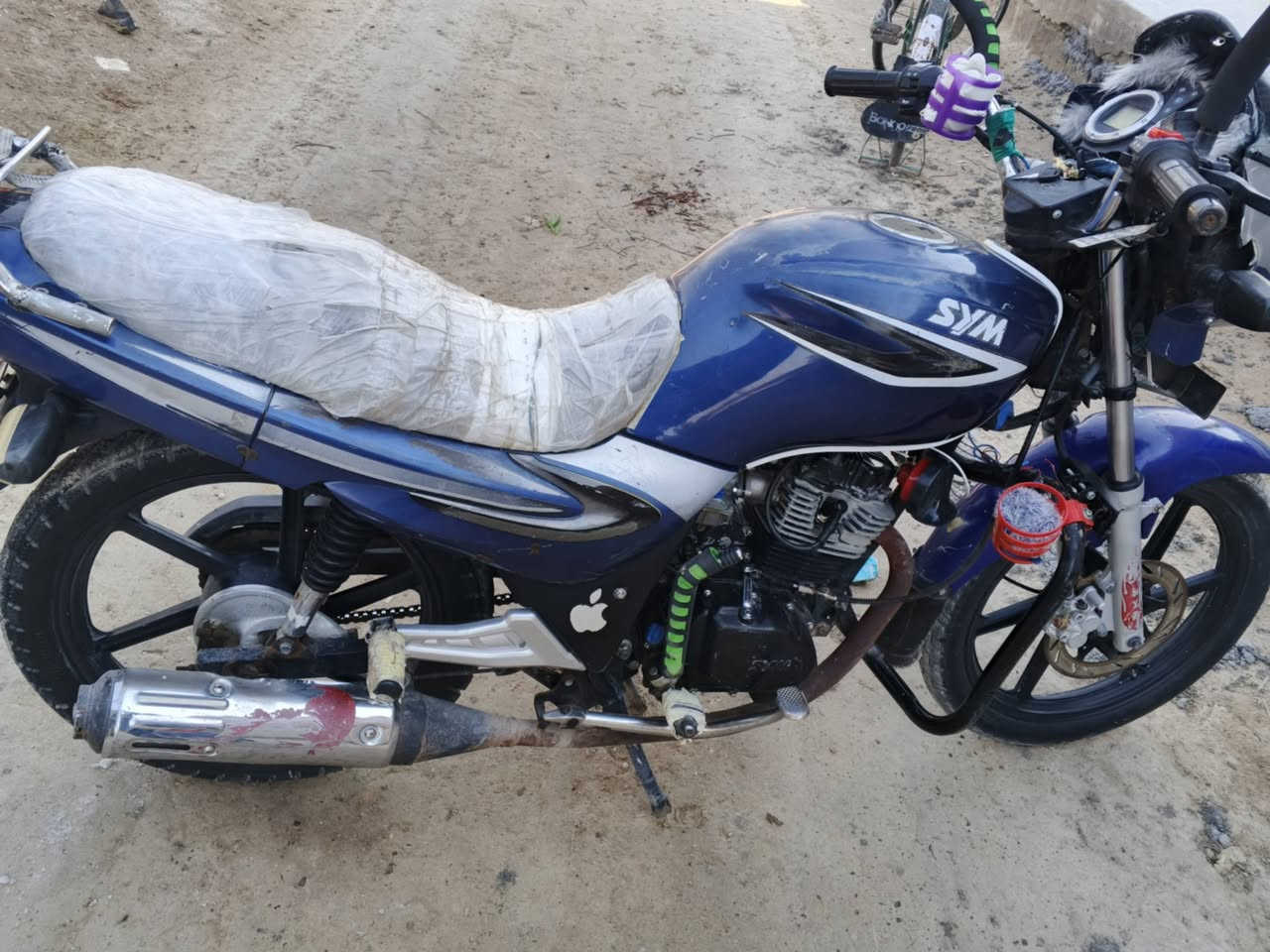 سلام عليكم ماطور سايم للبيع الموديل 17 نضافه خير من الله رقم ***********
